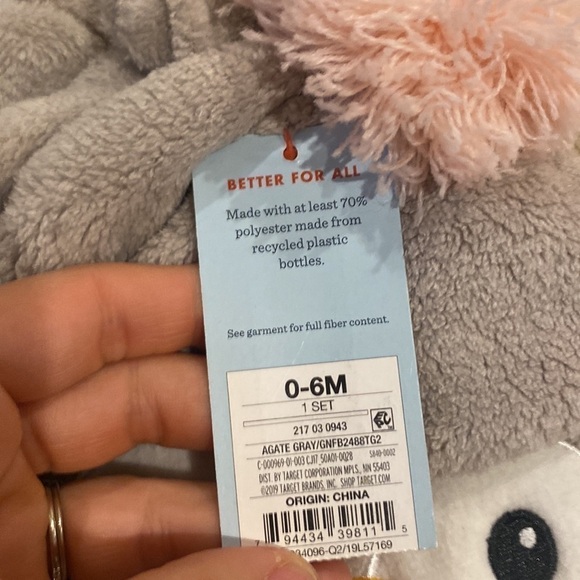 Penguin hat and gloves NWT 0/6m - Picture 2 of 4